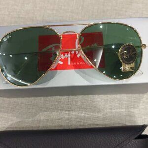 Ray-Ban Aviator Sunglasses | Gold Frame | Green Polarized Lenses